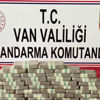 İran sınırında, at sırtında uyuşturucu sevkiyatına jandarma engeli İran sınırında, at sırtında uyuşturucu sevkiyatına jandarma engeli