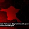 Şehit yakınları Ramazan Bayramı nın ilk günü evlatlarının ... Şehit yakınları Ramazan Bayramı nın ilk günü evlatlarının ...