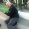 Yaşlı adama çarpıp kaçtı Yaşlı adama çarpıp kaçtı