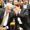 İP tiyatrosu usta oyunculara taş çıkarttı İP tiyatrosu usta oyunculara taş çıkarttı