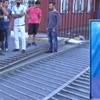 Demir kapının altında kaldı Demir kapının altında kaldı