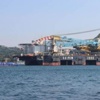 Dev platform Boğaz'dan geçti