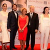 Eşinin galasında patladı Eşinin galasında patladı