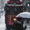 Beklenen yağmur İstanbul'a geldi
