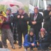 Gelininin tabutuna sarılarak ağladı