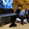 Dans gösterisi yapan robot sahneden düştü
