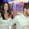 Adriana Lima, Metin'i tamamen sildi