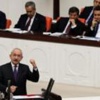 Ölü balıkları poşetlere doldurup götürdüler Ölü balıkları poşetlere doldurup götürdüler