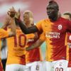 Galatasaray Neftçi'yi rahat geçti