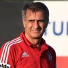 Şenol Güneş'ten kamp sürprizi Şenol Güneş'ten kamp sürprizi