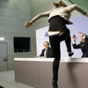 Mario Draghi'ye konfetili protesto
