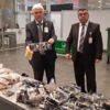 Havalimanında poşet içinde içki ele geçirildi Havalimanında poşet içinde içki ele geçirildi