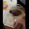 Yok böyle bir şey! Eti keserken hayrete düşürdü