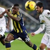 Emenike girdikçe kaçırıyor!