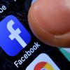 Avrupa Komisyonu, teknoloji devleri Google, Facebook ve Twitter'ın aşırılık yanlısı mesajları bir saat içinde kaldırmamaları çağrısında bulundu Avrupa Komisyonu, teknoloji devleri Google, Facebook ve Twitter'ın aşırılık yanlısı mesajları bir saat içinde kaldırmamaları çağrısında bulundu