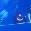 Deniz Altında Bayrak Açtılar