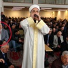 Alman Bakan, camide cuma namazını izledi Alman Bakan, camide cuma namazını izledi
