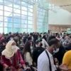 Binlerce Pakistanlı havalimanına akın etti