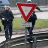 Polis Charlie Hebdo saldırganlarını kuşattı