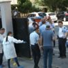Çocuklarımız kime emanet... Servisçilerden ilkokul bahçesinde silahlı kavga