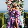 Yeni doğum yapan şarkıcı Beyonce gecelerde