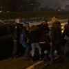 Önce kaza, ardından kavga! Polis biber gazıyla müdahale etti Önce kaza, ardından kavga! Polis biber gazıyla müdahale etti