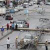 Muş'ta elektrik direkleri devrildi