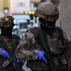 Bursa'da 20 adresi 1000 polis bastı Bursa'da 20 adresi 1000 polis bastı