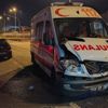 Hamile kadın kaza yapan ambulansta doğum yaptı