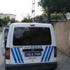 Asma yaprağı toplarken korkuluktan düştü Asma yaprağı toplarken korkuluktan düştü