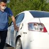 Dedektif gibi iz sürdü, arabasına çarpan aracı buldu Dedektif gibi iz sürdü, arabasına çarpan aracı buldu