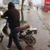 Çarptı metrelerce sürükledi kaldırıma fırlattı Çarptı metrelerce sürükledi kaldırıma fırlattı