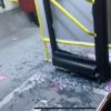 İstanbul’da geç gelen otobüsün camını kırdılar