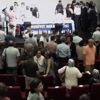 Kaftancıoğlu'nun katıldığı toplantıda CHP'liler birbirine girdi! Mikrofon fırlattılar