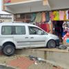 Ehliyetsiz sürücü ortalığı savaş alanına çevirdi Ehliyetsiz sürücü ortalığı savaş alanına çevirdi
