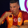 Lukas Podolski'ye çay teklifi Lukas Podolski'ye çay teklifi