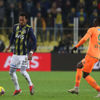 Fenerbahçe'de savunmaya bir türlü çözüm bulunamadı Fenerbahçe'de savunmaya bir türlü çözüm bulunamadı