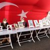 Ailelerin, HDP önündeki eylemde 400 üncü gün Ailelerin, HDP önündeki eylemde 400 üncü gün