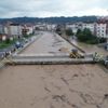 Karadeniz'de yeni taşkın: Sahilyolu ulaşıma kapatıldı