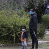 Uzmanlara göre, mülteciler ve sığınmacılar pandemide artan ayrımcılıkla karşı karşıya Uzmanlara göre, mülteciler ve sığınmacılar pandemide artan ayrımcılıkla karşı karşıya