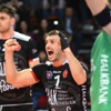 Halkbank liderliğini sürdürdü