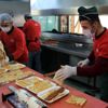 Sokağa çıkma kısıtlaması Adanalıların kebap aşkına ... Sokağa çıkma kısıtlaması Adanalıların kebap aşkına ...