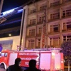 Yanan otelde mahsur kalan 15 kişi güçlükle kurtarıldı!