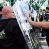 İsveç’te aşırı sağcıların izinsiz gösterisine polis müdahalesi İsveç’te aşırı sağcıların izinsiz gösterisine polis müdahalesi