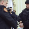 Ukrayna'da bakan ve yardımcısı canlı yayında tutuklandı Ukrayna'da bakan ve yardımcısı canlı yayında tutuklandı