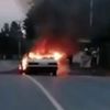 Seyir halindeki otomobil alev topuna döndü Seyir halindeki otomobil alev topuna döndü