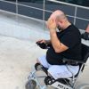 Tekerlekli sandalyesiyle uyuşturucu ticareti yaptı! Görenler hayrete düştü Tekerlekli sandalyesiyle uyuşturucu ticareti yaptı! Görenler hayrete düştü