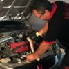 Otomobilin motorundan yılan çıktı