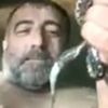 Balığı sokmayan yılanı öpüp bıraktı Balığı sokmayan yılanı öpüp bıraktı