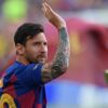 Lionel Messi, Barcelona'da kaldı
